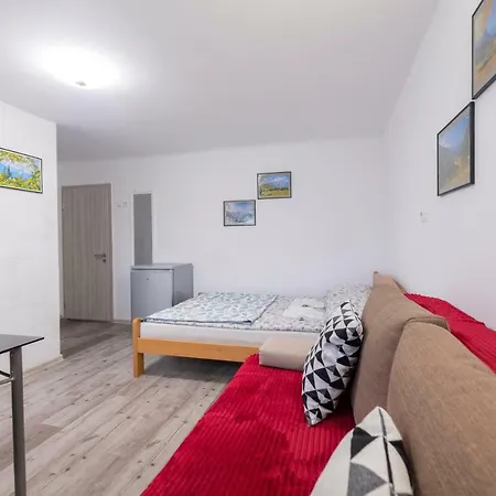 Southwest 2 Semi-basement Apartment